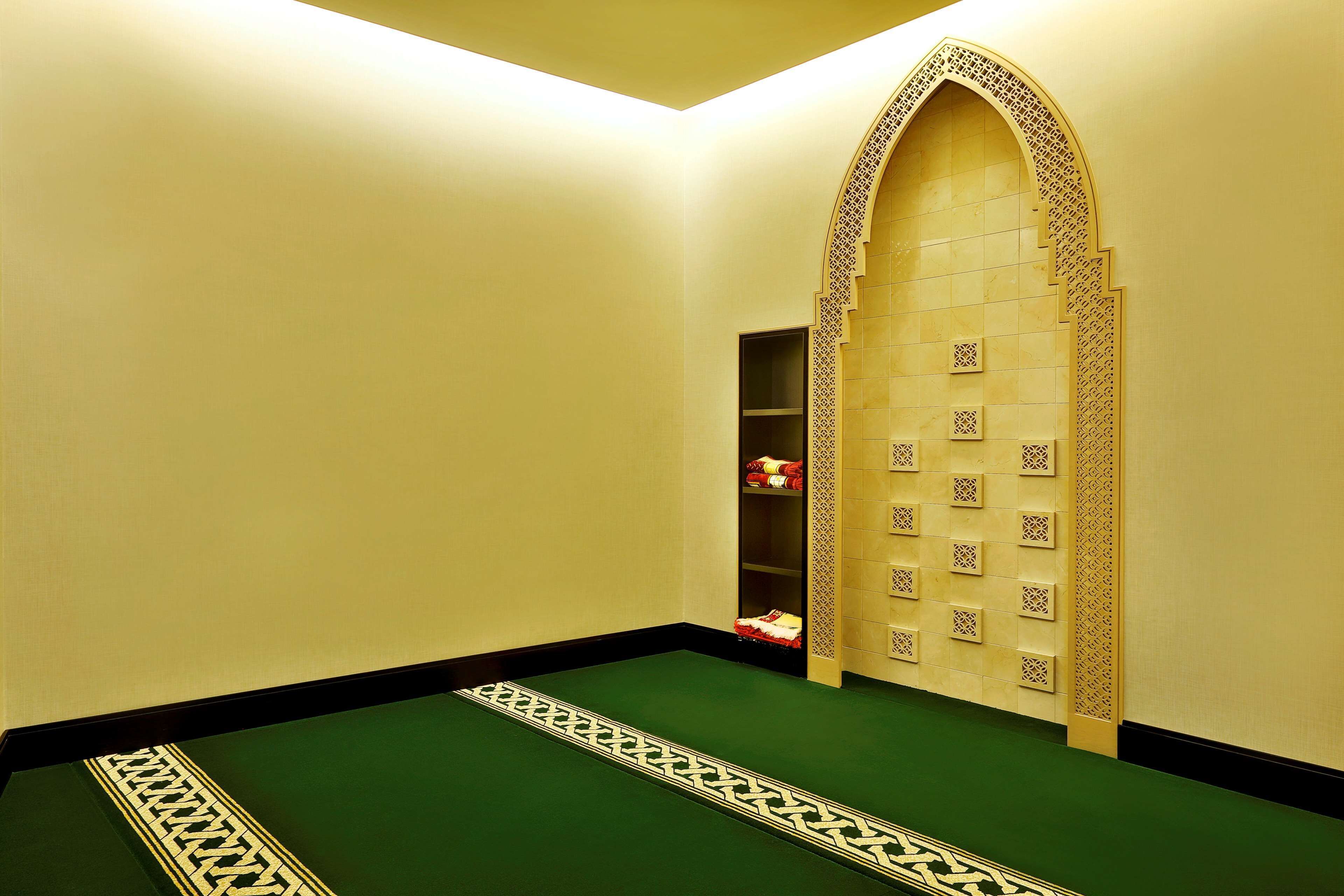 hypo-allergenic bedding, minibar, in-room safe, desk