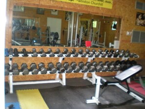 Fitness facility - Happy Suites at Happy Acres (Hinesville)
