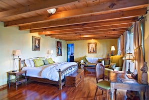 Suite (San Antonio) | Premium bedding, minibar, in-room safe, individually decorated
