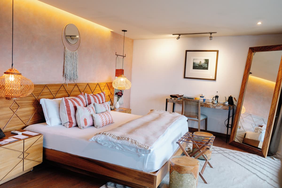 San Pedro Jr Suite | Biancheria da letto di alta qualità, minibar, una cassaforte in camera