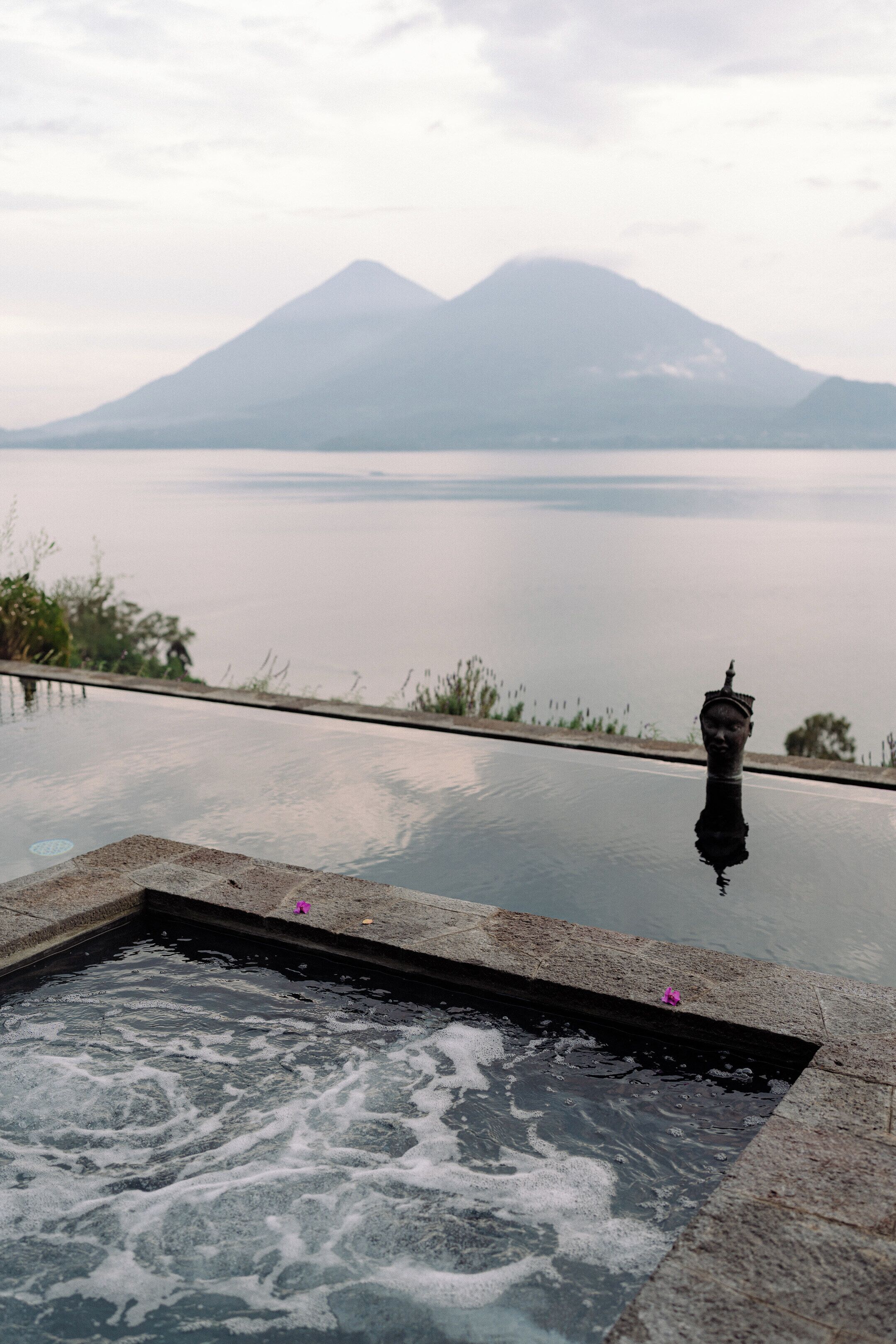 Ropa de cama de alta calidad y minibar 