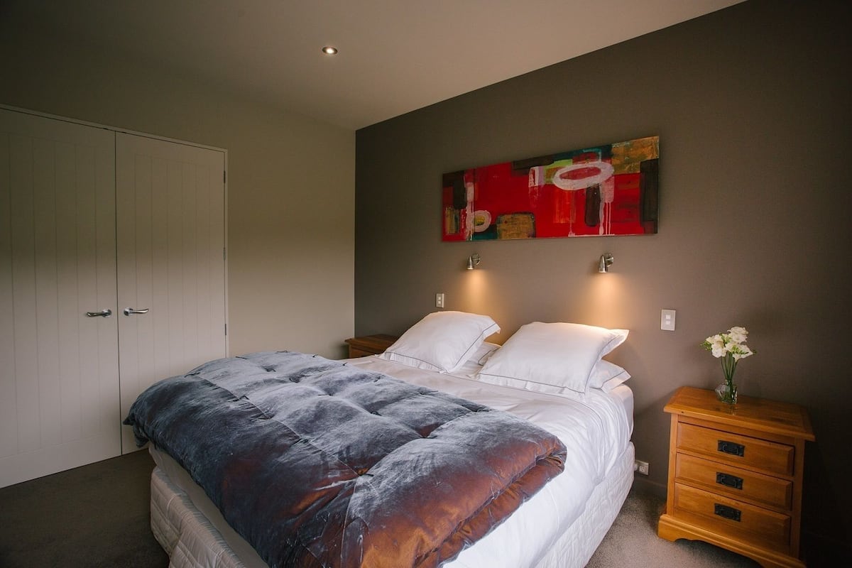 Suite Luxury, 1 letto king, idromassaggio, vista montagna | 1 camera, biancheria da letto di alta qualità, una scrivania