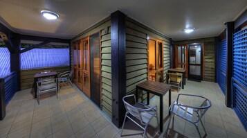 Economy Quadruple Room, 1 Bedroom, Private Bathroom | Bed sheets