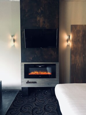 奢华客房, 1 张特大床 (Spa Suite) | 特色装修、特色家居、笔记本电脑工作�区、遮光窗帘