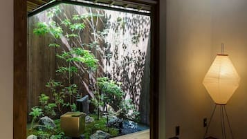 Traditional House, 3 Bedrooms, Kitchen, Garden View | Garden view