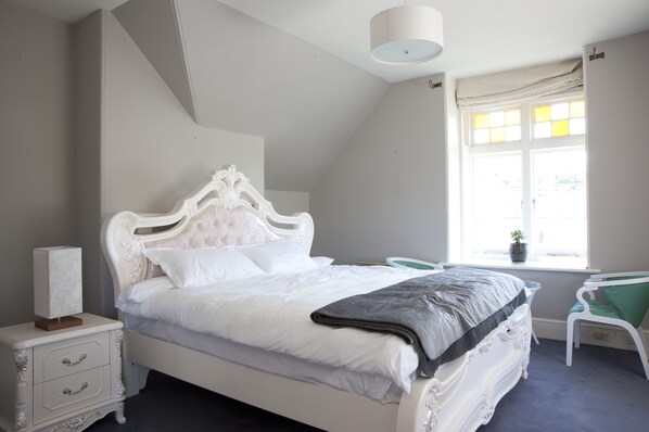 Heritage King Room with private bathroom | Premium bedding, desk, soundproofing, iron/ironing board