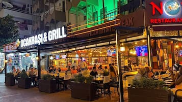 Se ofrece un desayuno a la carta (5 EUR por persona)