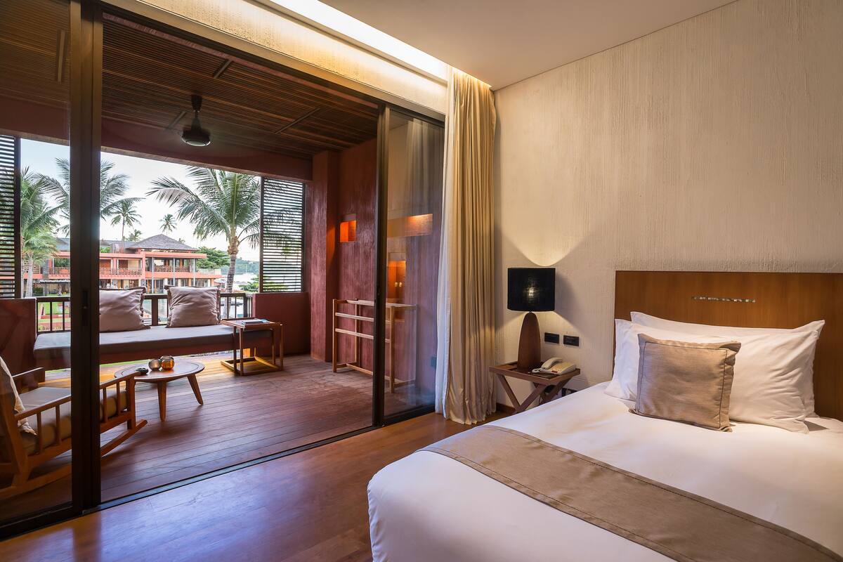 Minibar, in-room safe, desk, blackout curtains