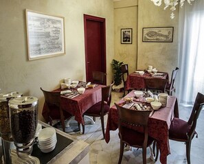 Free daily buffet breakfast - B&B La Bauta (Mestre)