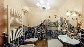 Doppelzimmer, Gemeinschaftsbad | Badezimmer