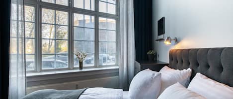 Comfort-Apartment, eigenes Bad, Gartenblick (Front) | Hochwertige Bettwaren, individuell dekoriert, individuell eingerichtet