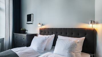 Comfort Apartment, Private Bathroom, Garden View (Front)