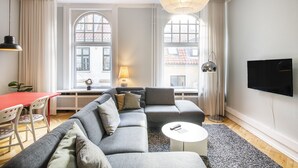 Apartment, 4 Bedrooms, Kitchen | Khu phòng khách