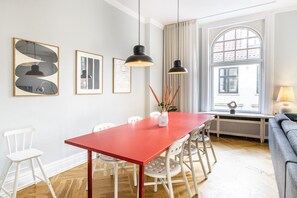 Apartment, 4 Bedrooms, Kitchen | Restauration dans la chambre
