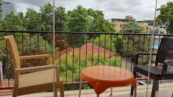 Family Room | Balcony