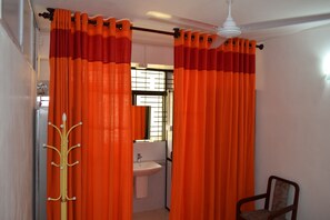 Habitación estándar doble | Baño | Ducha