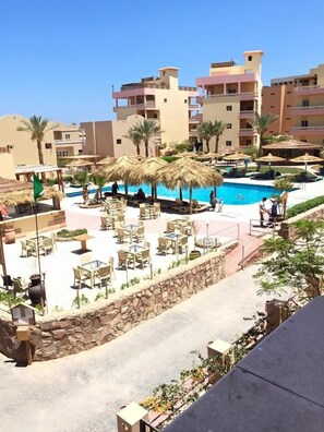Outdoor pool - Iris Holiday apartment (Hurghada)