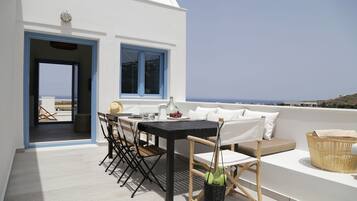 Deluxe Villa, 2 Bedrooms, Jetted Tub (Vinsanto) | Balcony