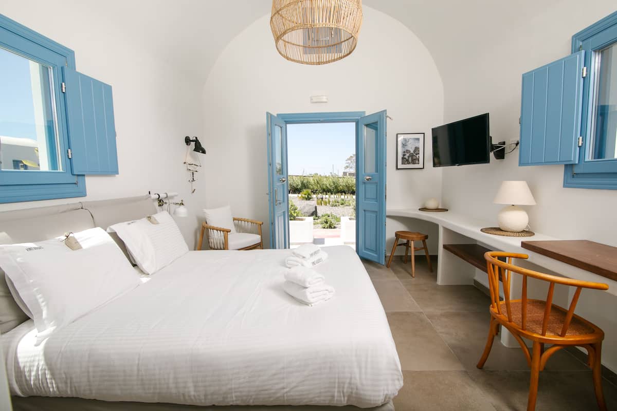Honeymoon Villa, Jetted Tub (Mezzo) | 1 bedroom, premium bedding, Select Comfort beds, minibar