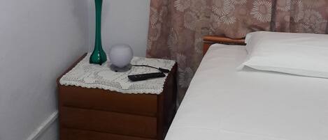 스탠다드 싱글룸, 공용 욕실 | 유아용 침대, 간이 침대, 무료 WiFi