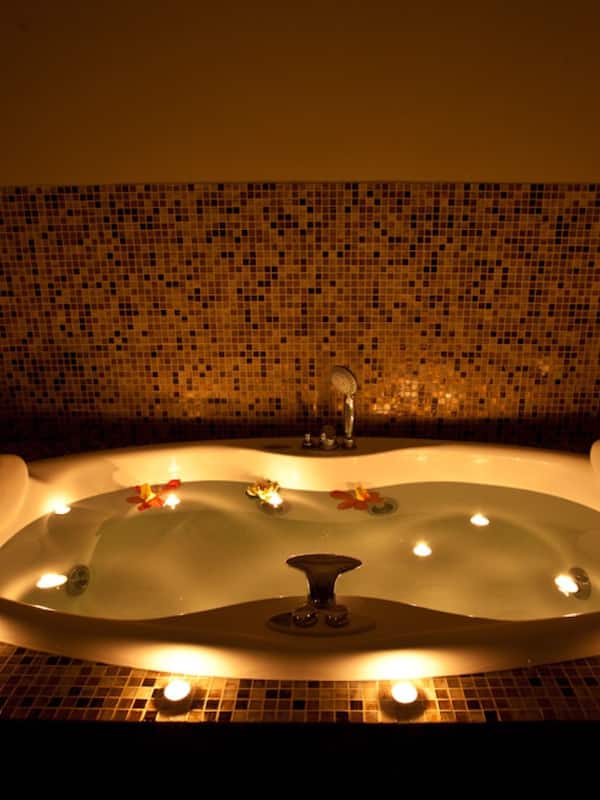 Turkish bath, body treatments, body scrubs, facials