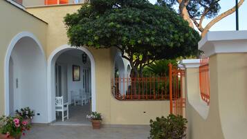 Entrada al alojamiento