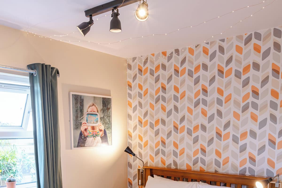 Double Room, Ensuite | Hypo-allergenic bedding, iron/ironing board, travel crib, free WiFi