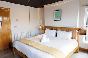 Doppel- oder Zweibettzimmer, mit Bad