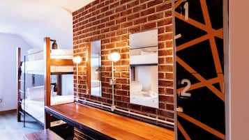 6 Bed Female Dormitory | Hypo-allergenic bedding, iron/ironing board, travel crib, free WiFi
