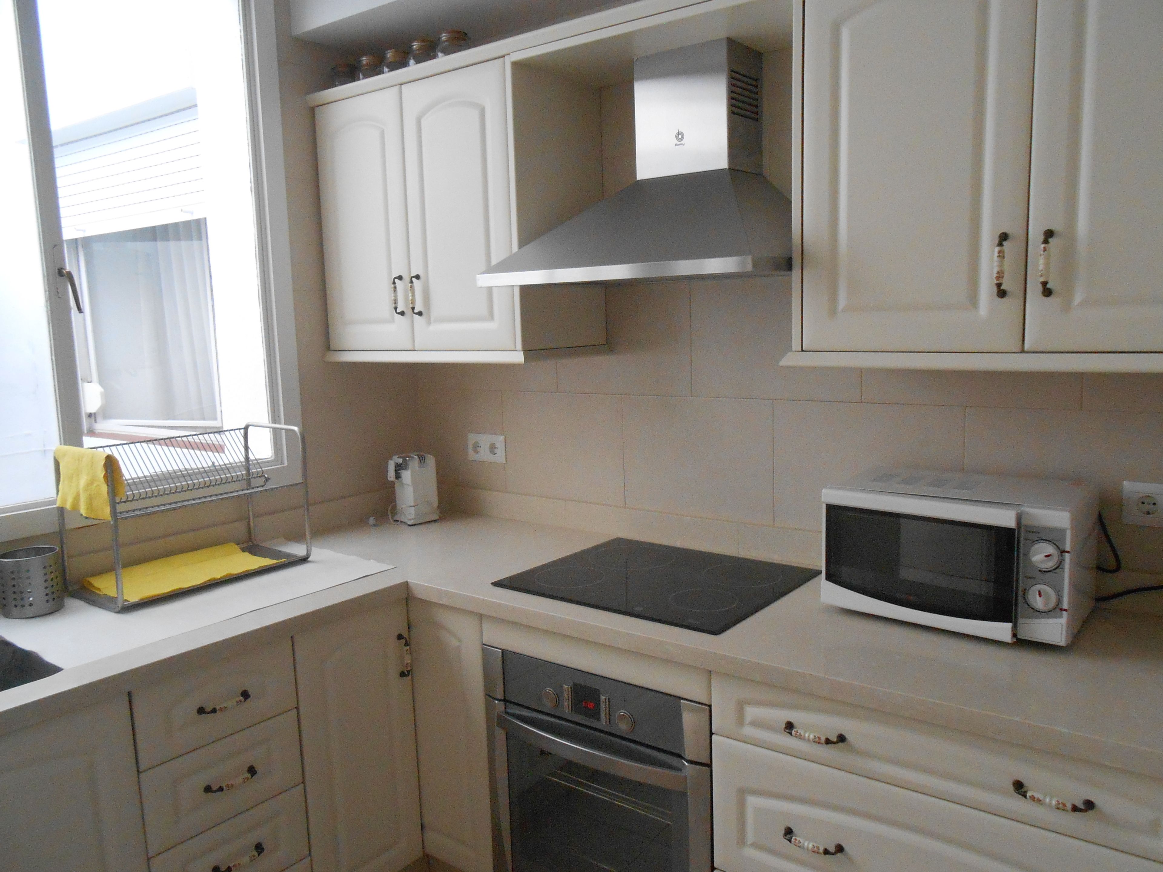 Four, cafetière/bouilloire