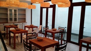 Bar (on property) - L'Ambassade Bellavista (Santiago)