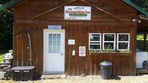 Game room - The School House Inn (Altmar)