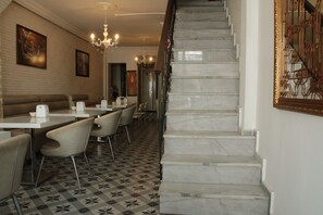 Daily cooked-to-order breakfast for a fee - Eagles Budget Homes (Istanbul)