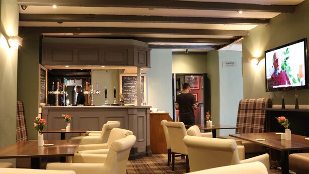 Dinner served - Schooner Hotel (Alnwick)