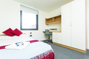 Standard Double Room, Non Smoking (4’ small double beds) | Desk, iron/ironing board, free WiFi, bed sheets - Petros Court (Canterbury)