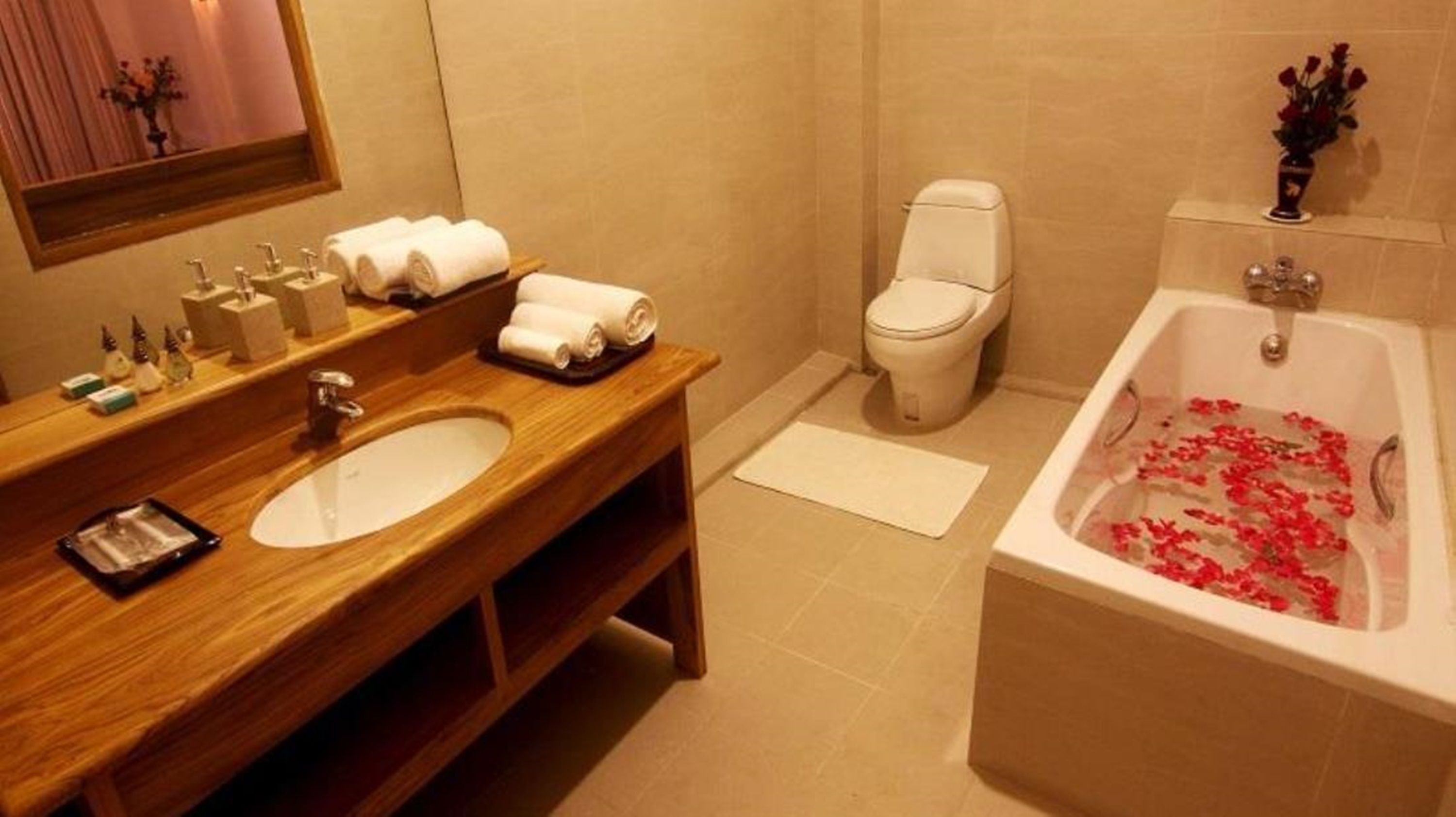 Articles de toilette gratuits, sèche-cheveux, chaussons