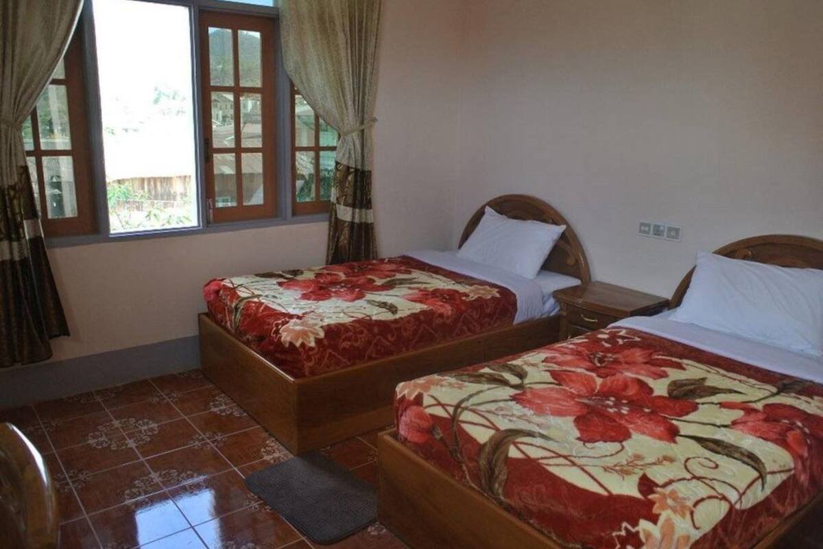 Minibar, desk, cribs (surcharge), rollaway beds (surcharge)
