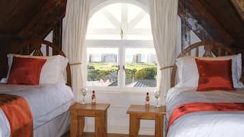 Standard Loft, 1 Bedroom | Premium bedding, in-room safe, individually decorated