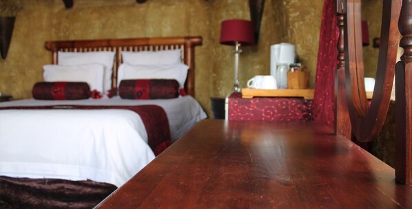 Executive Suite | Egyptian cotton sheets, free WiFi - Catwalk Lodge (Pretoria)