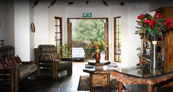 Interior entrance - Catwalk Lodge (Pretoria)