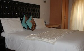 Egyptian cotton sheets, free WiFi - Catwalk Lodge (Pretoria)