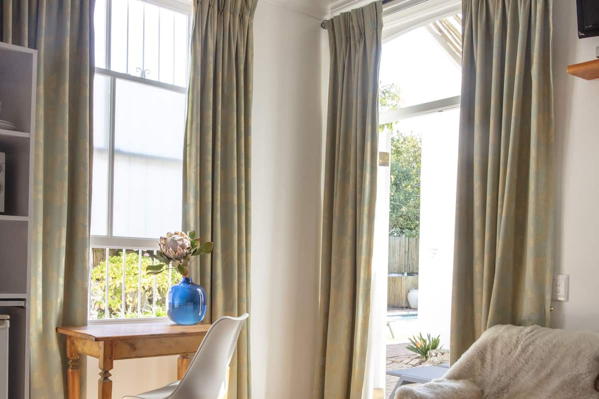 Garden Suite Self Catering 1 | 1 bedroom, in-room safe, desk, blackout drapes