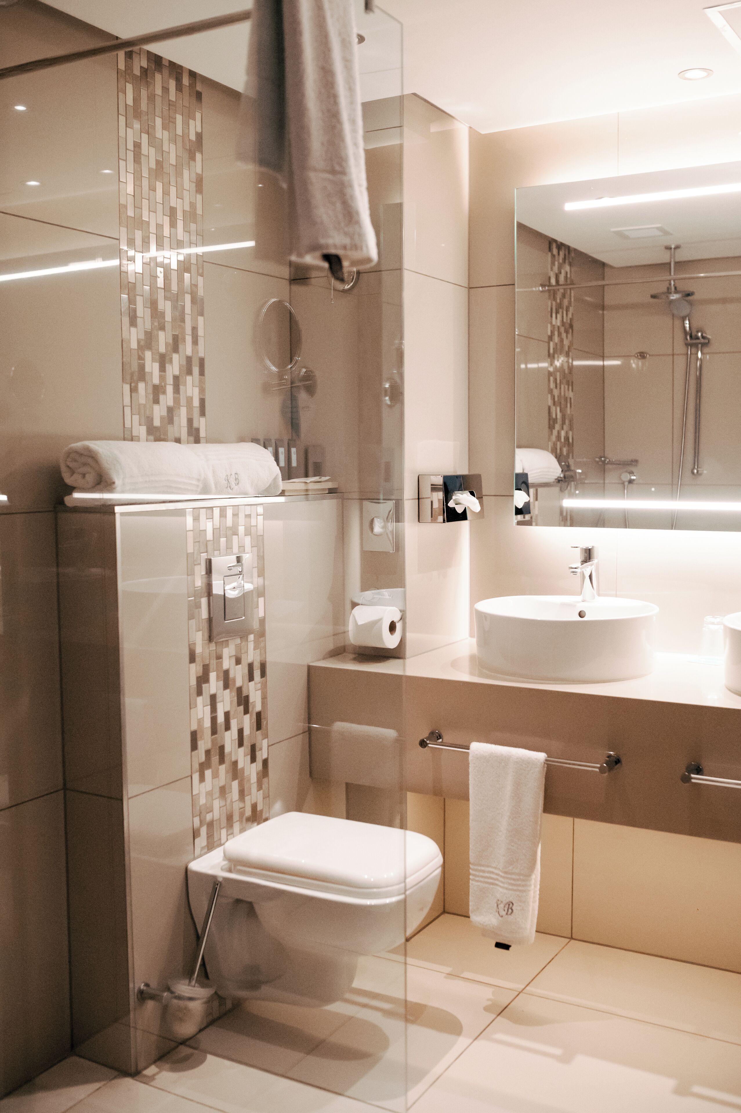 duplex room seaview | bathroom | free toiletries, hair dryer, towels