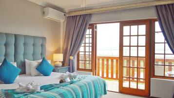 Premium bedding, in-room safe, free WiFi, bed sheets
