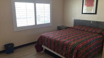 Escritorio, camas plegables/adicionales, wifi gratis y ropa de cama