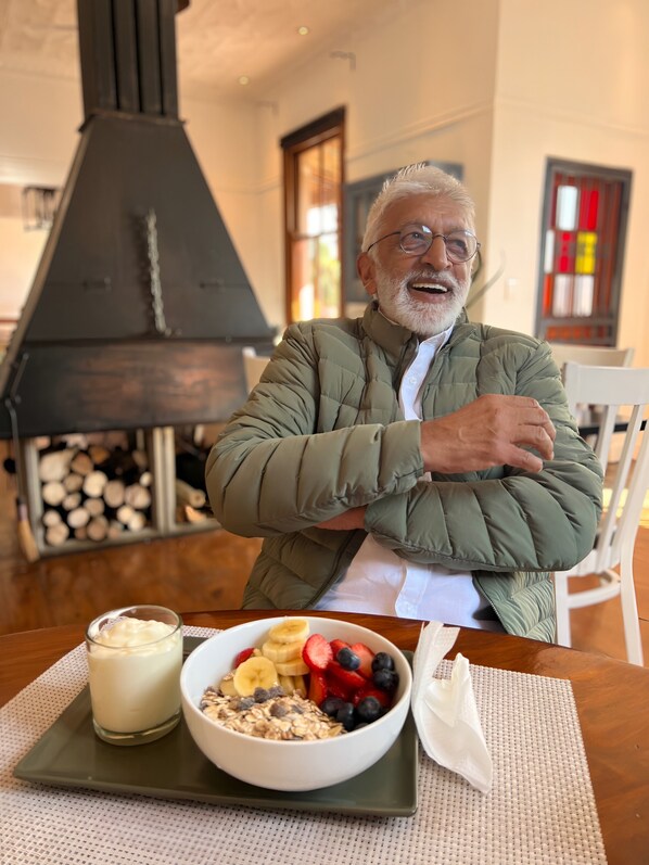 Free daily cooked-to-order breakfast