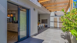 Apartamento superluxo, vista para o mar, de frente para o oceano | Terraço/pátio
