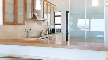 Comfort-huoneisto, 2 makuuhuonetta (Apartment 102) | Silitysrauta/-lauta, ilmainen Wi-Fi, vuodevaatteet