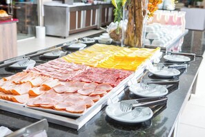 Free daily continental breakfast  - Machadinho Thermas Resort SPA (Machadinho)