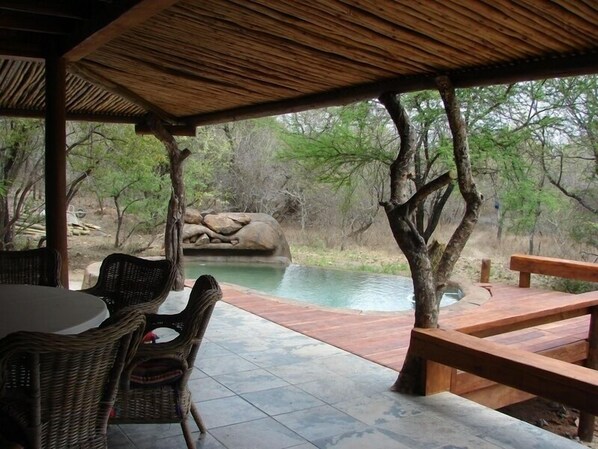 African Reunion | Terrace/patio - Marloth Kruger Accommodation (Nkomazi)
